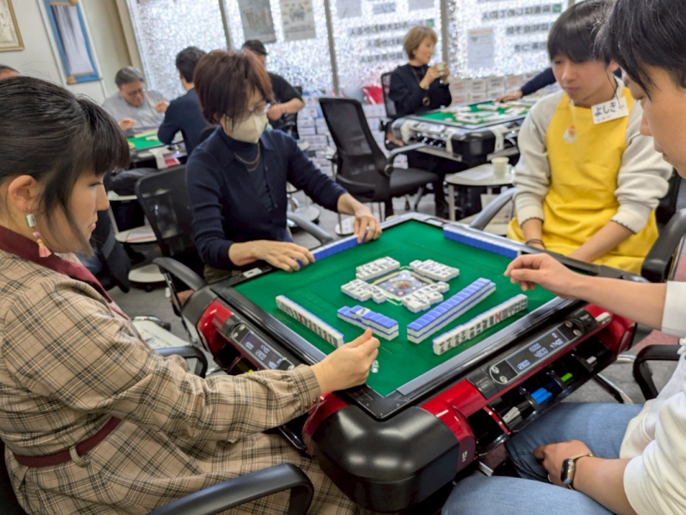 大阪でノーレートの健康麻雀・麻雀教室・麻雀大会に参加するなら【豊中の健康マージャン】