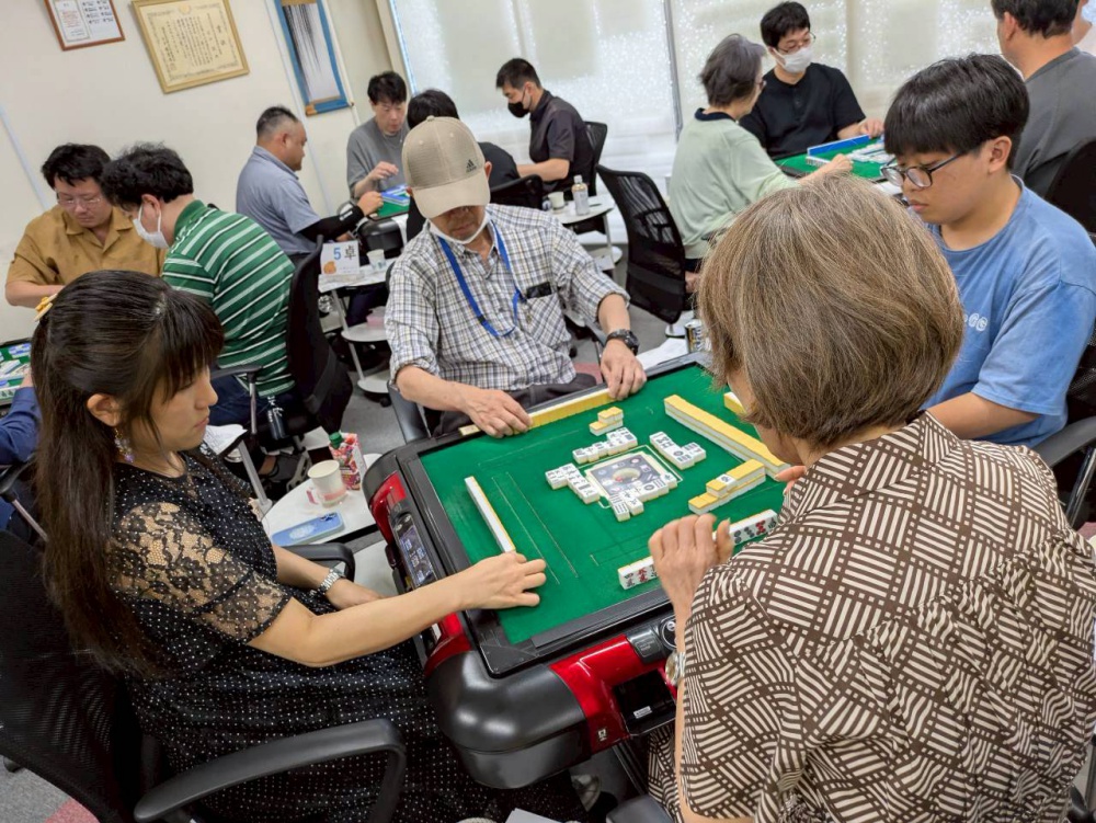 大阪でノーレートの健康麻雀・麻雀教室・麻雀大会に参加するなら【豊中の健康マージャン】