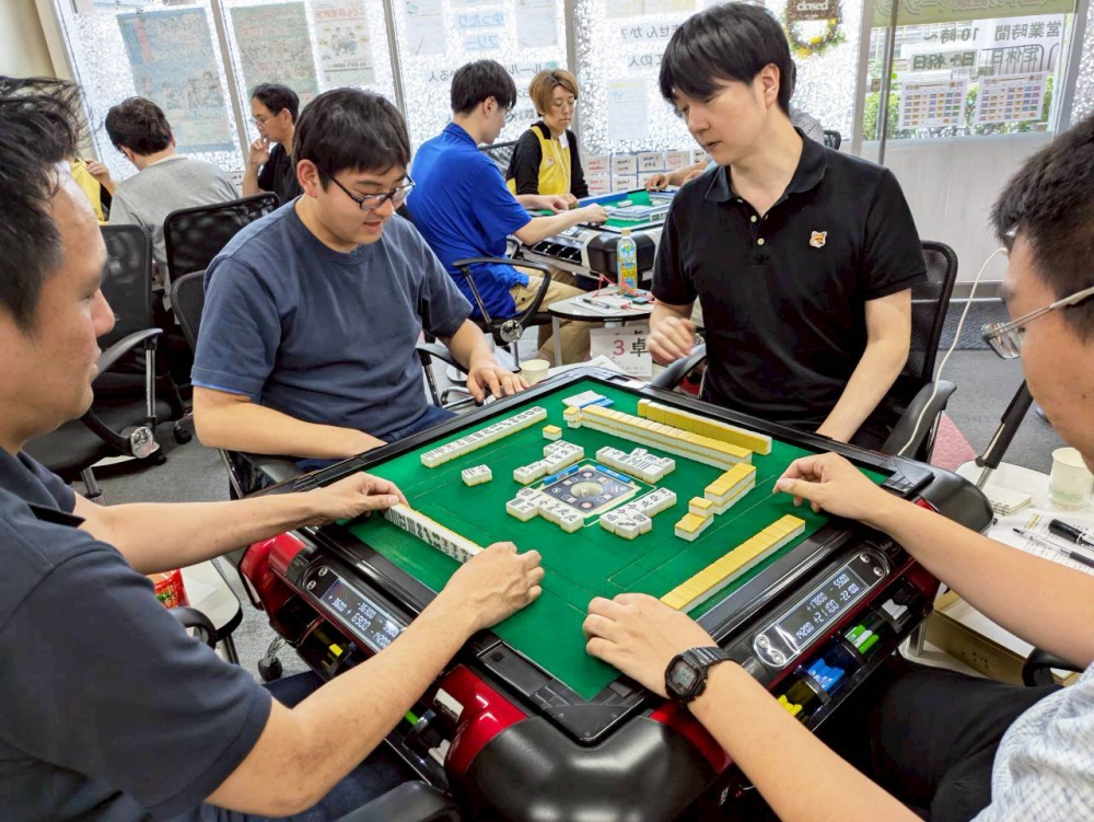 大阪でノーレートの健康麻雀・麻雀教室・麻雀大会に参加するなら【豊中の健康マージャン】