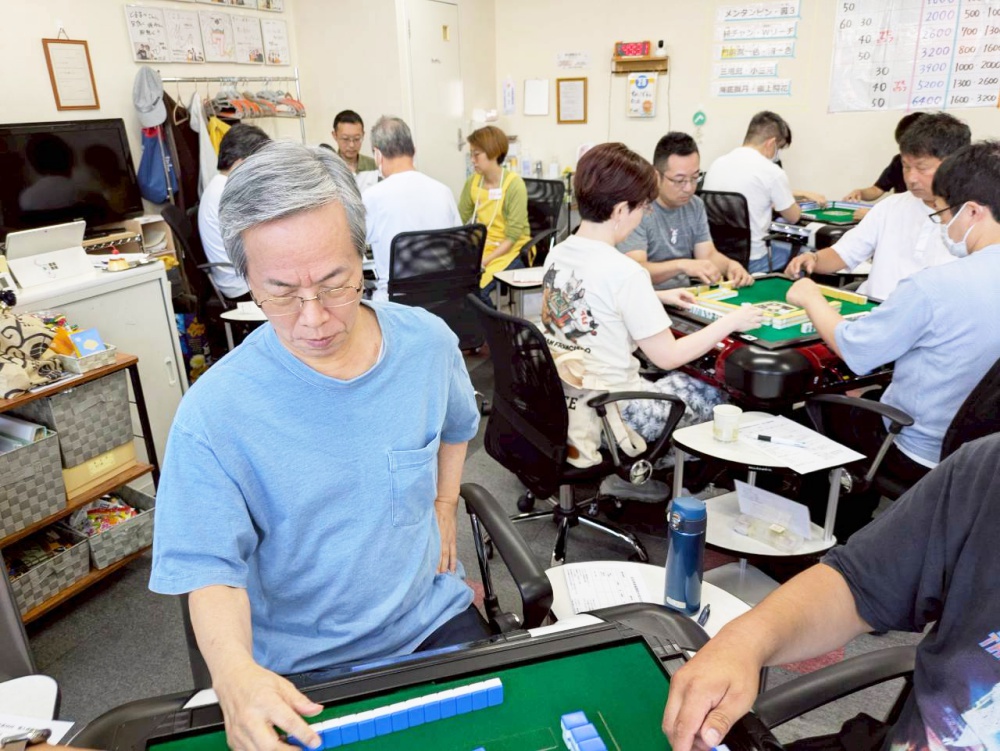 大阪でノーレートの健康麻雀・麻雀教室・麻雀大会に参加するなら【豊中の健康マージャン】