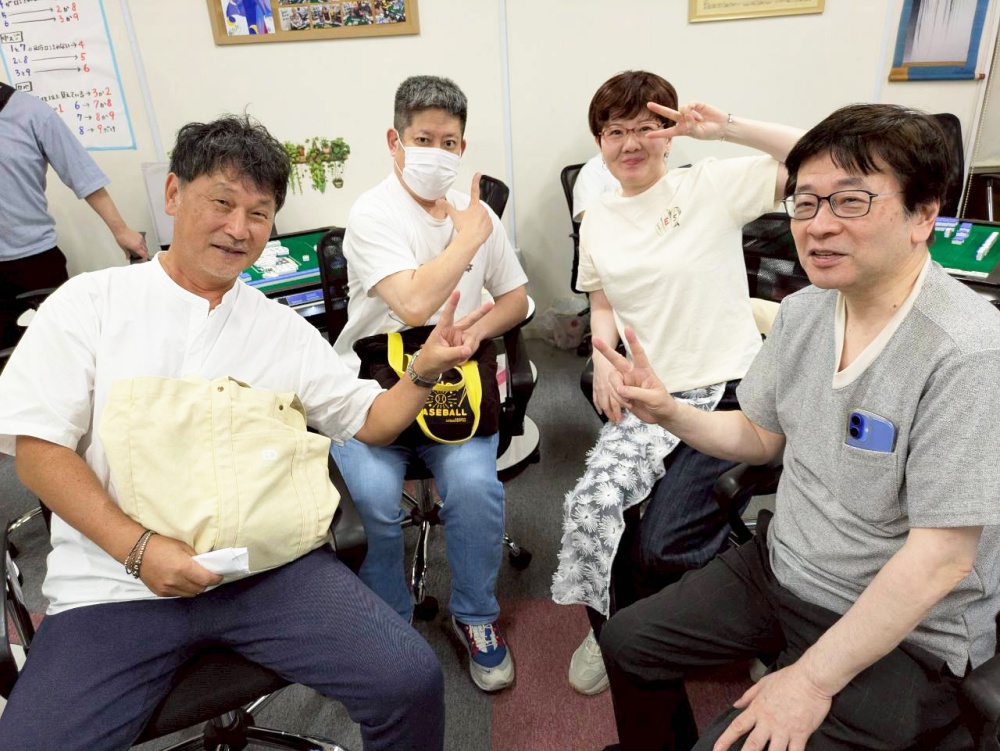 大阪でノーレートの健康麻雀・麻雀教室・麻雀大会に参加するなら【豊中の健康マージャン】