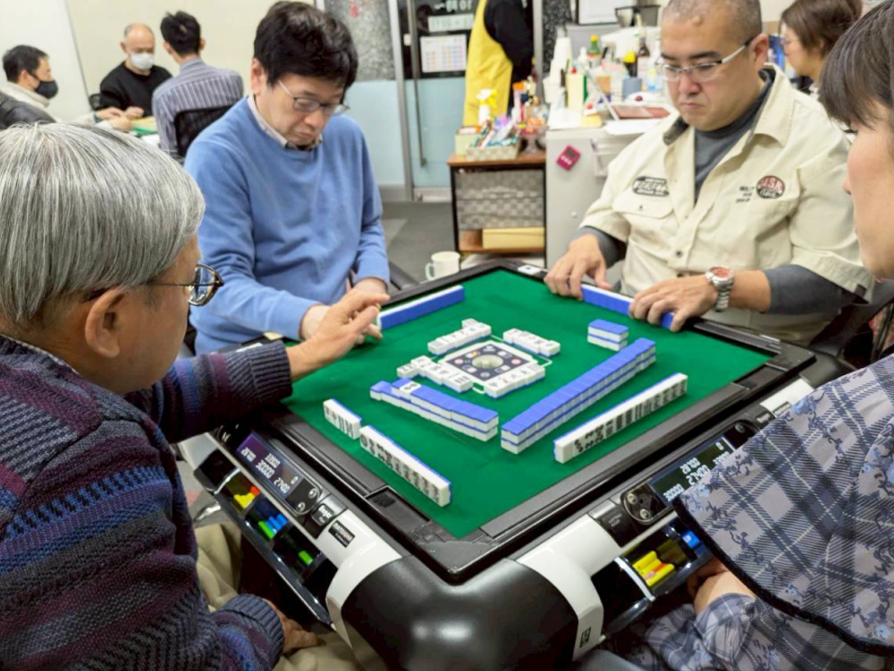 大阪でノーレートの健康麻雀・麻雀教室・麻雀大会に参加するなら【豊中の健康マージャン】