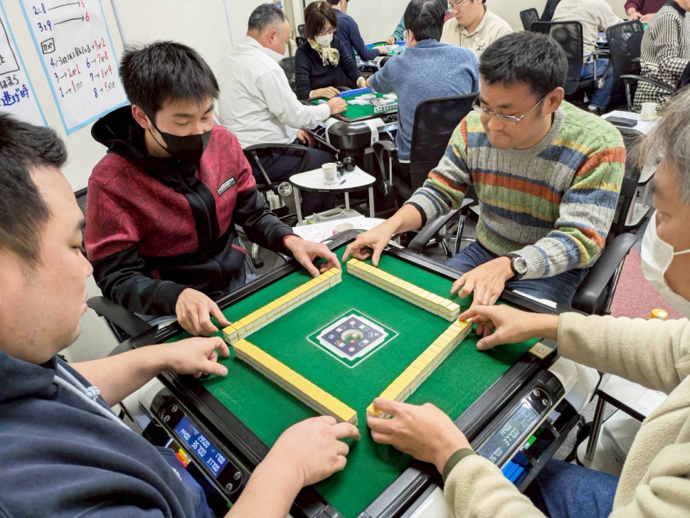 大阪でノーレートの健康麻雀・麻雀教室・麻雀大会に参加するなら【豊中の健康マージャン】