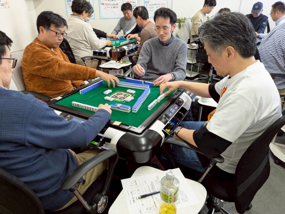 大阪でノーレートの健康麻雀・麻雀教室・麻雀大会に参加するなら【豊中の健康マージャン】