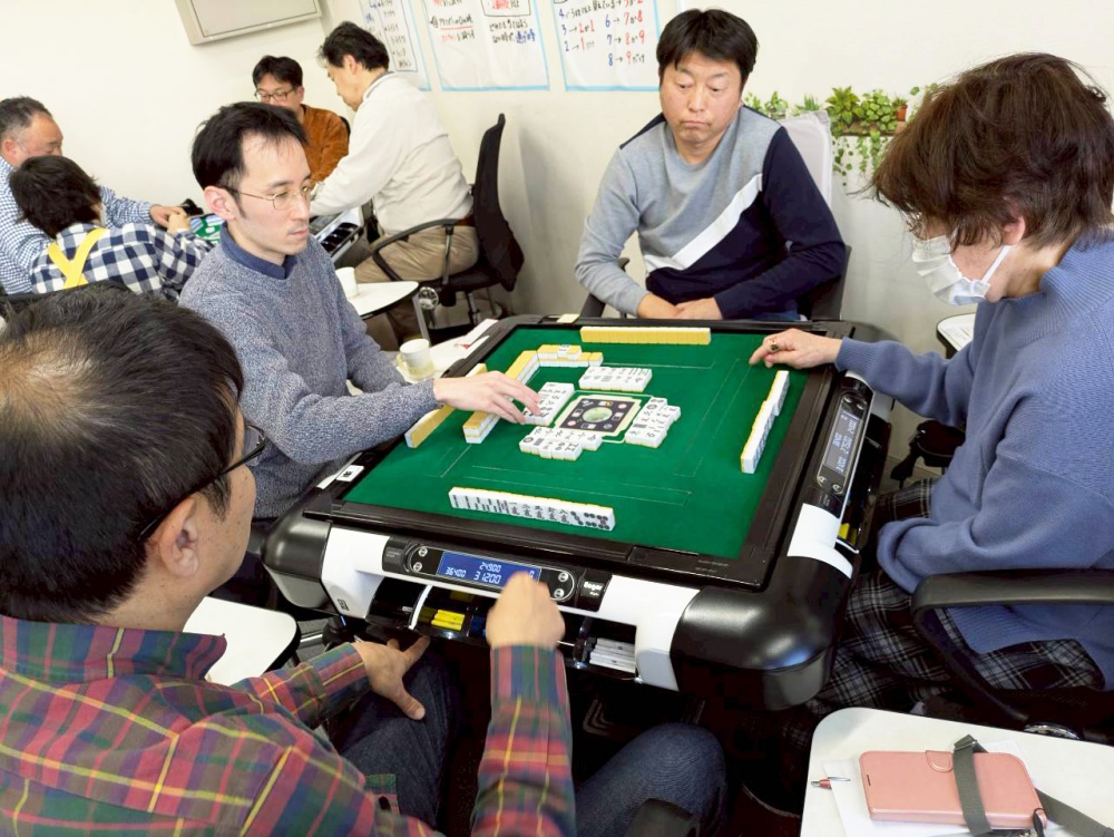 大阪でノーレートの健康麻雀・麻雀教室・麻雀大会に参加するなら【豊中の健康マージャン】