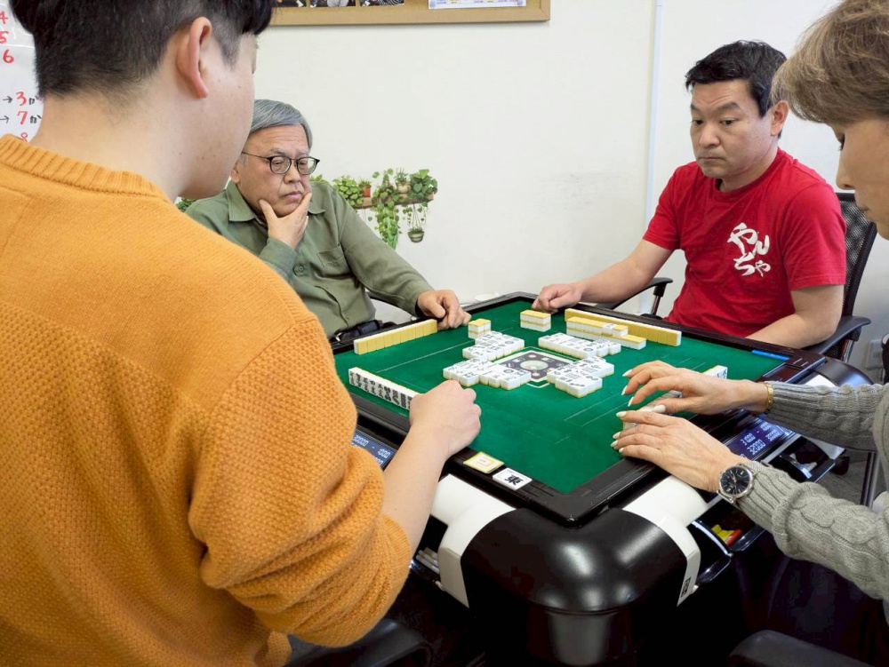 大阪でノーレートの健康麻雀・麻雀教室・麻雀大会に参加するなら【豊中の健康マージャン】