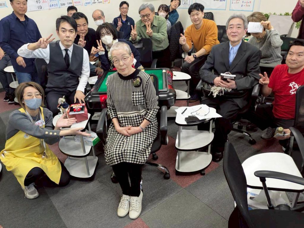 大阪でノーレートの健康麻雀・麻雀教室・麻雀大会に参加するなら【豊中の健康マージャン】